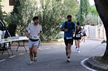 Des coureurs sur le parcours des 10 km