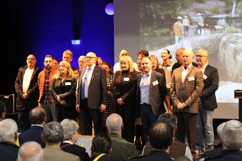 Monsieur le Maire et les élus chantent la Marseillaise