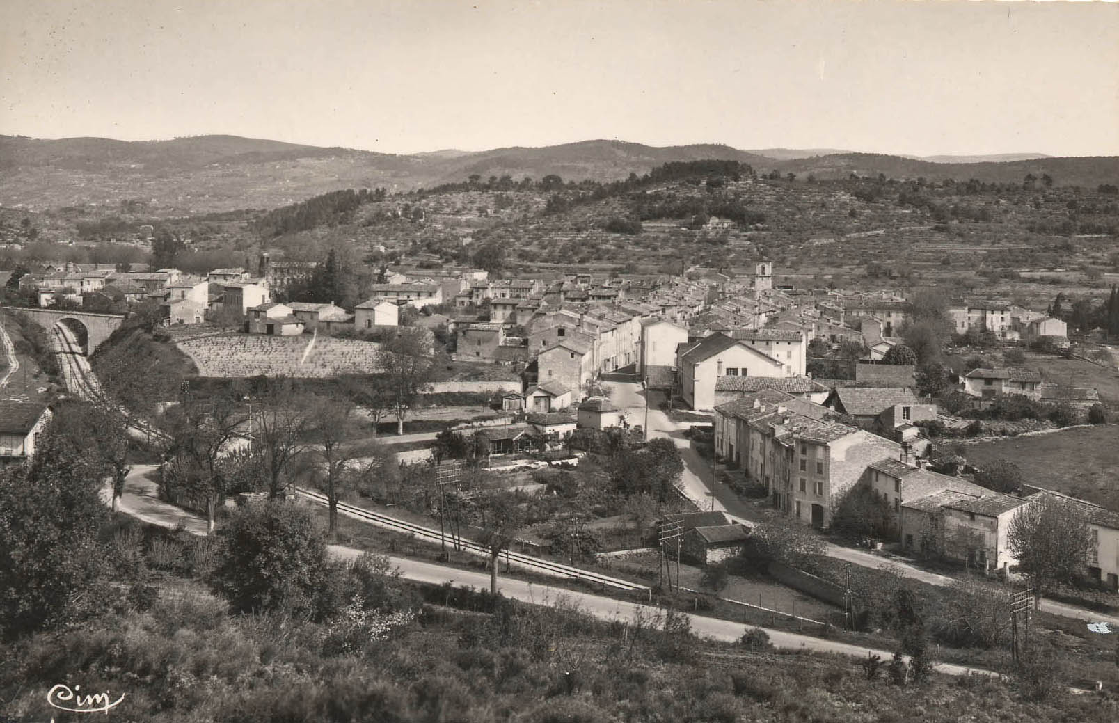 Entrée du village, avant déviation